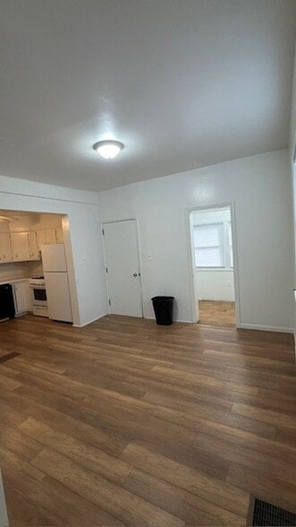 Building Photo - 634 Maple Ln