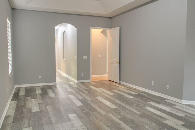 Building Photo - 805 Bainbridge Loop