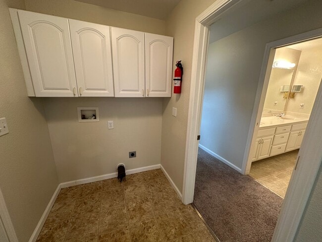 Building Photo - Country Home in Great Penn Valley Location, sorry no pets.