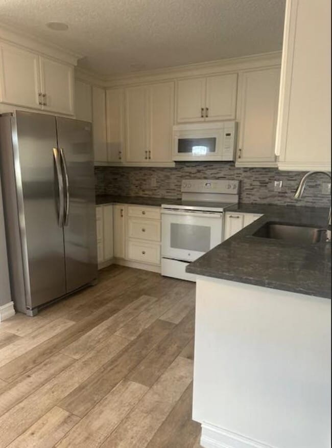 Building Photo - 15109 Jackson Rd