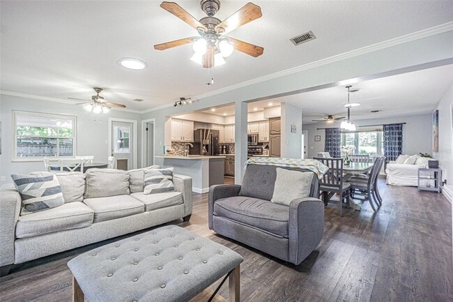 Building Photo - 863 Bay Breeze Terrace