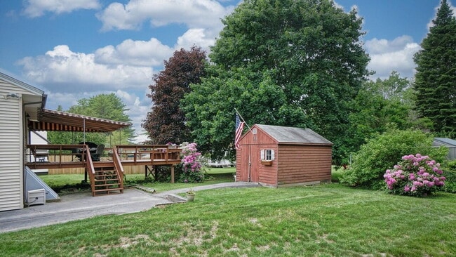 Building Photo - 3 bed, 2 bath house with solar panels! No ...