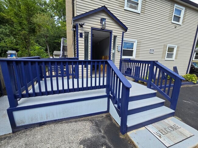 Building Photo - 25 Moraine Pl