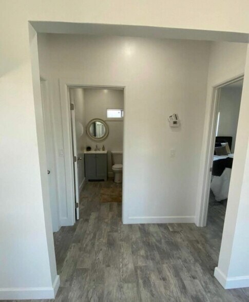 Building Photo - 1533 E Garfield St