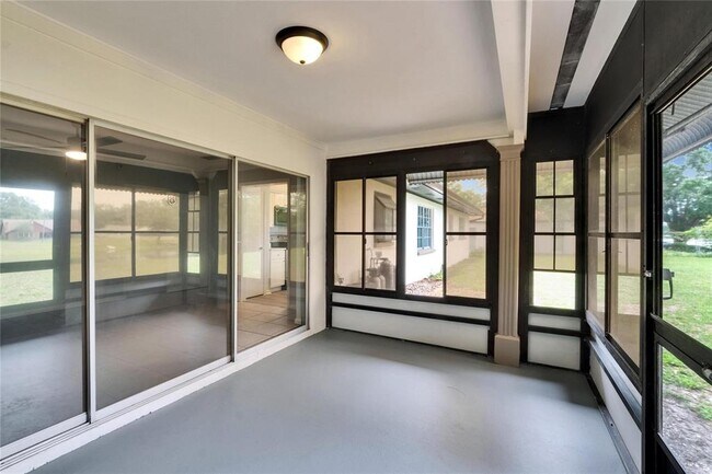 Building Photo - 16112 N 15th St