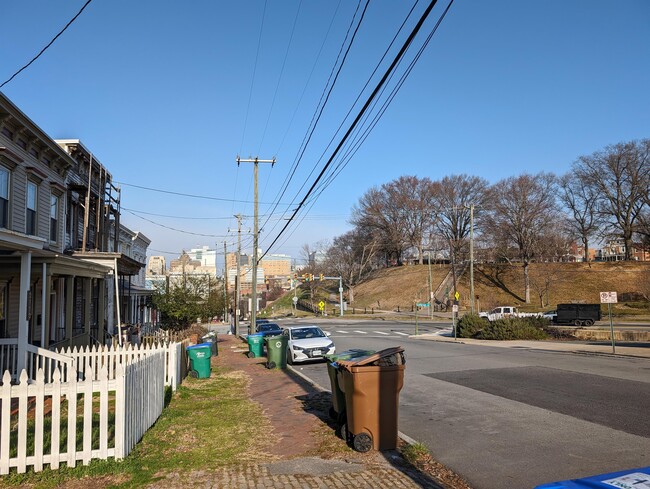 Building Photo - 2115 E Marshall St