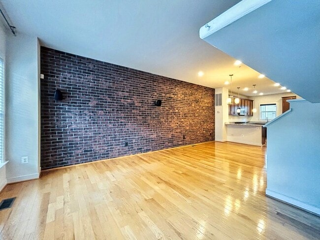 Building Photo - 4159 Rush St