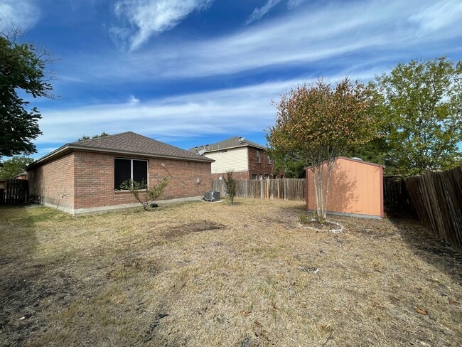Building Photo - Single Family Home For Rent
