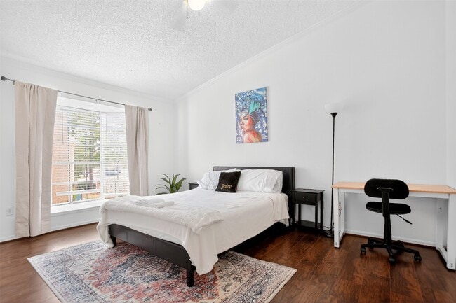 Building Photo - 3770 Lovers Wood Ln