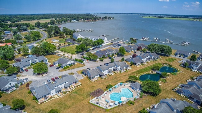 Building Photo - For Rent – Beautifully Updated Townhome in Gull Point a Waterfront Community