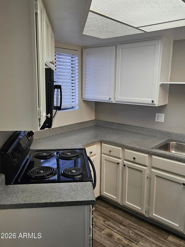 Building Photo - 835 N Granite Reef Rd