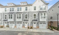 Building Photo - WOW! Amazing 3 story condo for rent