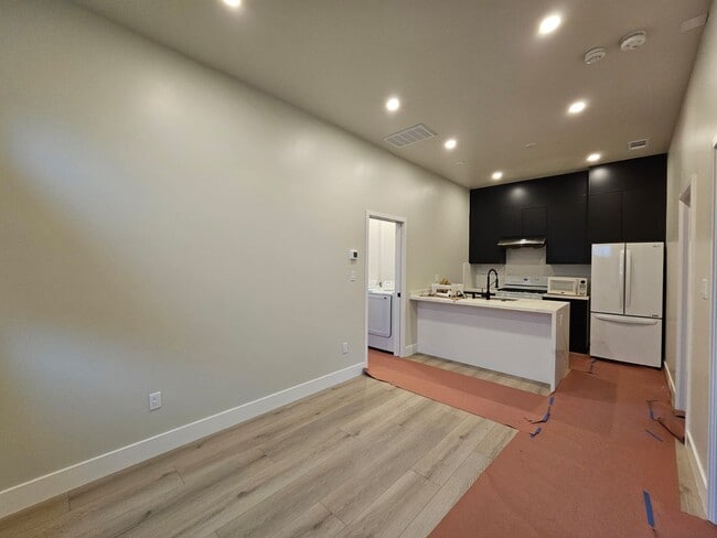 Building Photo - 886 Barri Dr