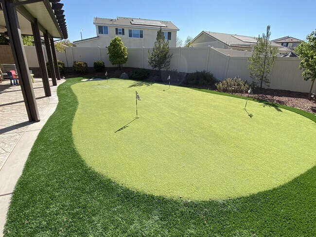 Building Photo - 29537 Glenneyre Way