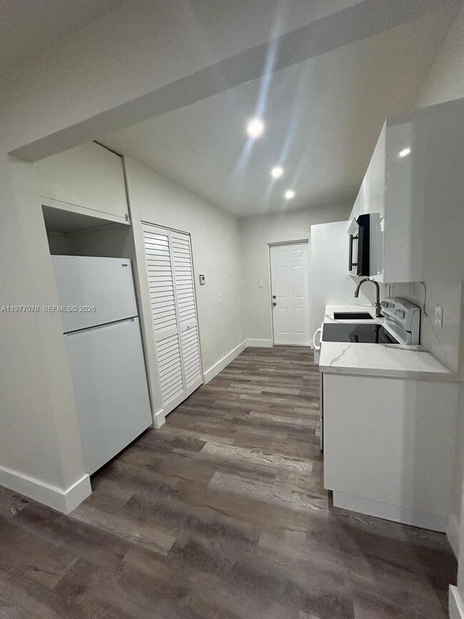 Building Photo - 2929 NW 47th St