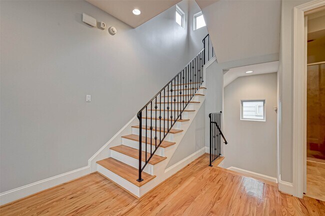 Building Photo - 2906 Leeland St