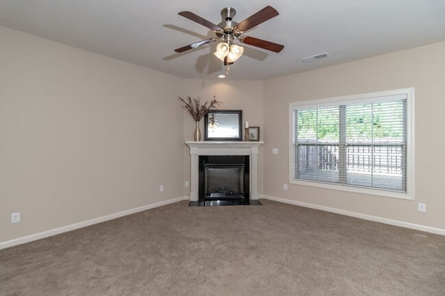 Building Photo - Beautiful 3 bedroom Townhome in Grovetown!