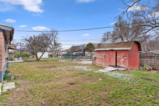 Building Photo - Ogden 3 Bedroom Home.