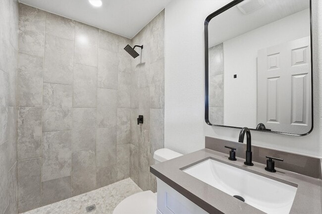 Building Photo - 3903 High Point Ln