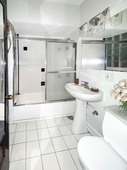 Building Photo - 2904 N Damen Ave