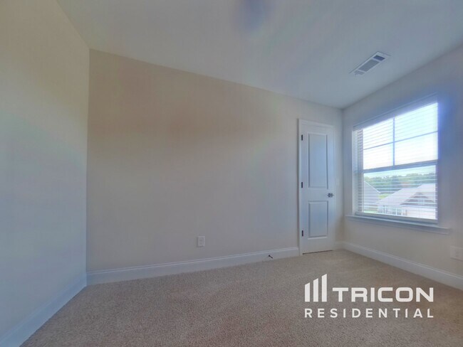 Building Photo - 432 Cantrell Dr