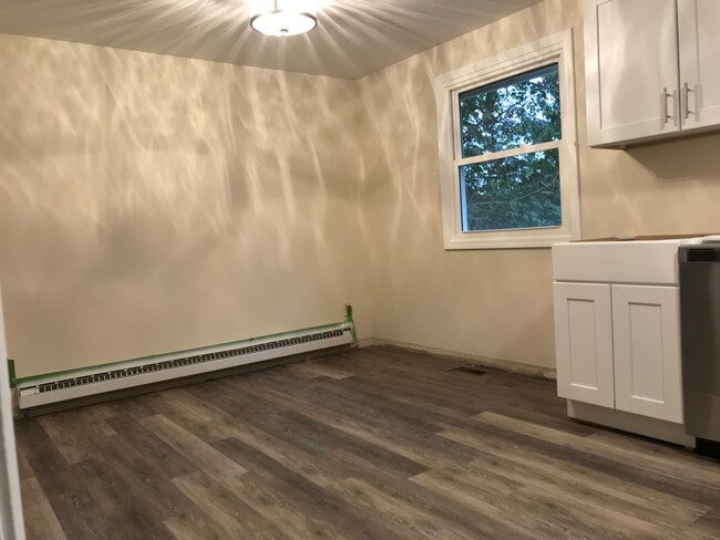 Building Photo - 7404 Oak Post Rd