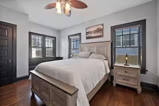 Building Photo - 601 Prytania Ave