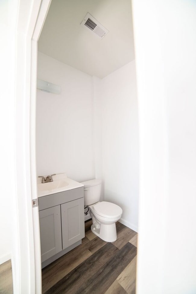 Building Photo - 107 N 13th St