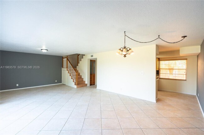 Building Photo - 430 Commodore Dr