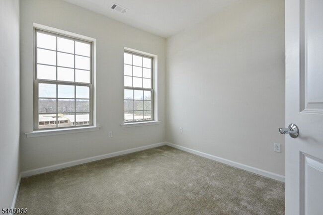 Building Photo - 4 Braeburn Ct