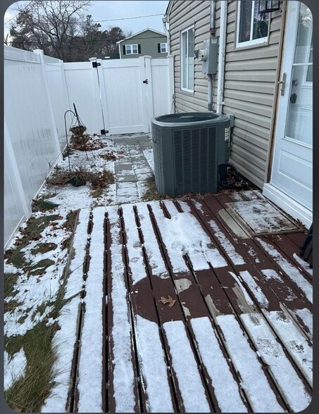 Building Photo - 19 Shamrock Ln