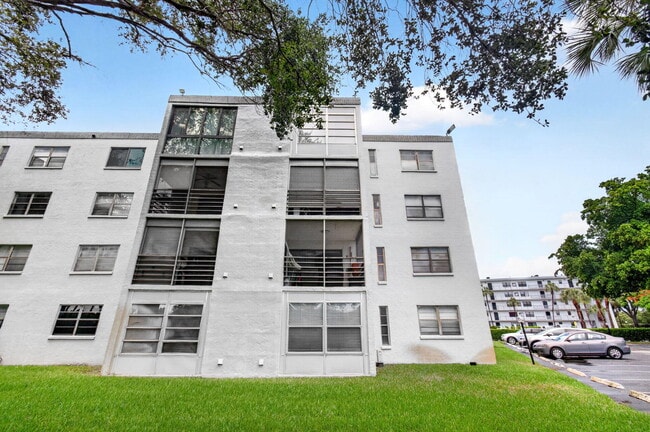 Building Photo - 9440 SW 8th St