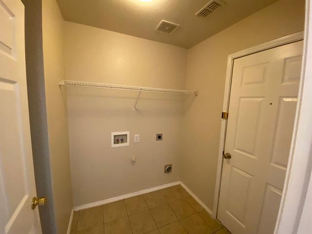 Building Photo - 1606 Elm St