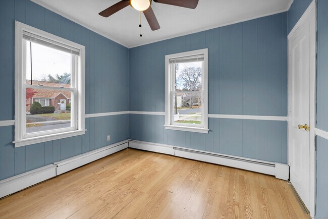 Building Photo - 223 Lawlor St