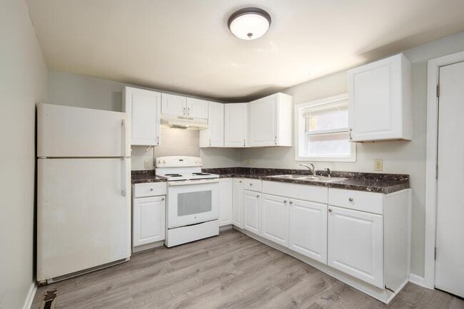 Building Photo - 114 Ida St