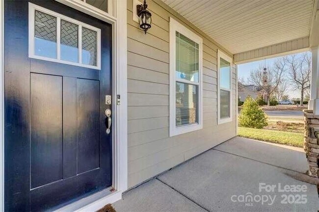 Building Photo - 6299 Artigas Dr