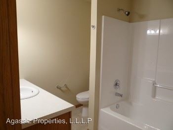 Building Photo - 609-708 E Agassiz Cir SE