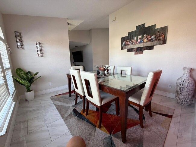 Building Photo - 4706 Doral Pointe Dr