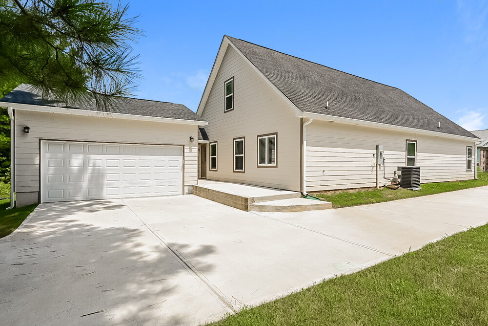 Building Photo - 127 Hunts Ml Cir