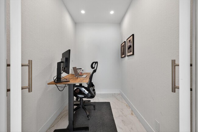 Building Photo - 1374 Canary Island Dr