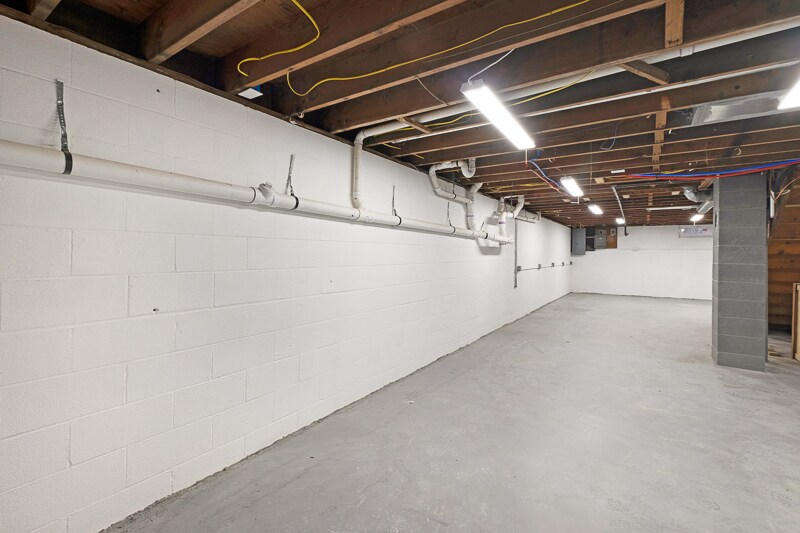 Building Photo - 370 Smithburg Rd