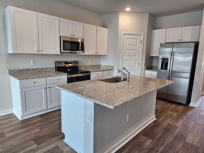 Building Photo - Brunswick Plantation- The Hamptons