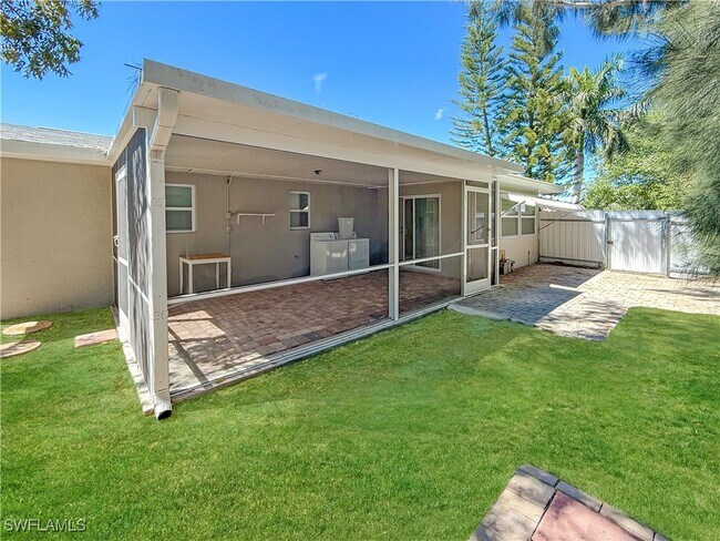 Building Photo - 429 Morgan Cir S