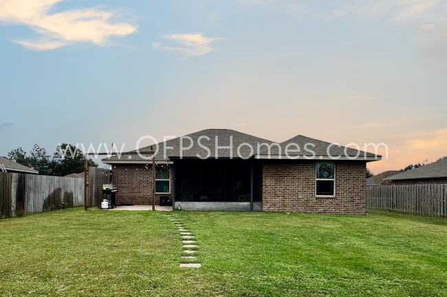 Building Photo - 5547 Bellview Ct