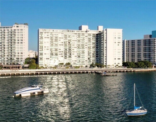 Building Photo - 1000 West Ave