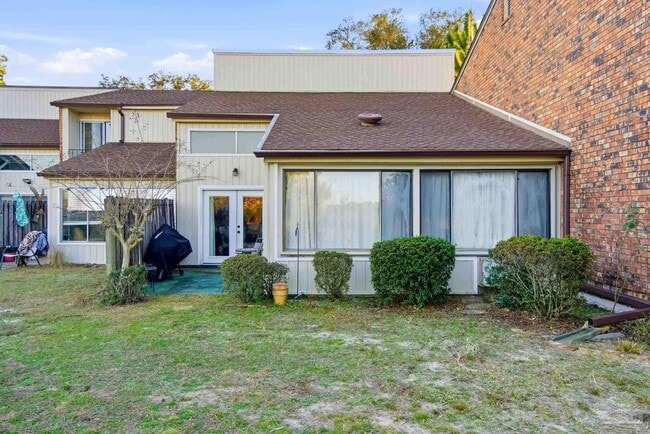 Building Photo - 4822 Huron Dr