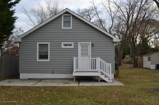 Building Photo - 3147 Hiawatha Ave