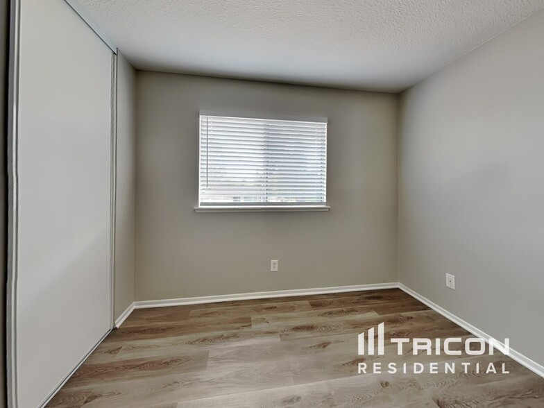 Building Photo - 1455 Paiute Ave