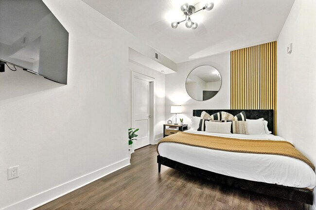 Building Photo - 1400 W Peachtree St NW