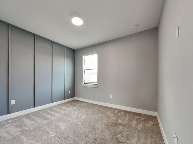 Building Photo - 6902 S MacDill Ave